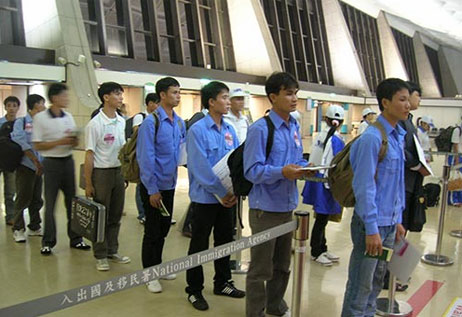 Đi Xuất khẩu lao động Đài Loan hơn 6000 người trong tháng 8
